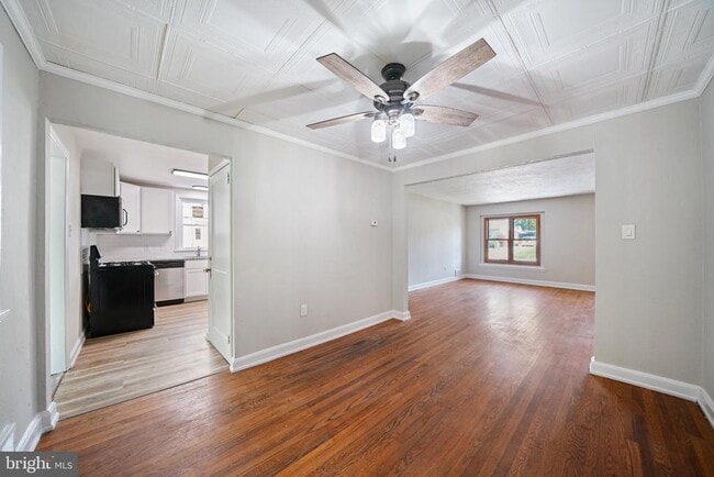 Building Photo - 214 Maryland Ave