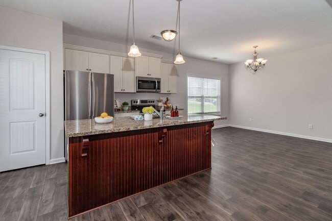 Building Photo - Like New, 4/2, Ranch Home In Grovetown!