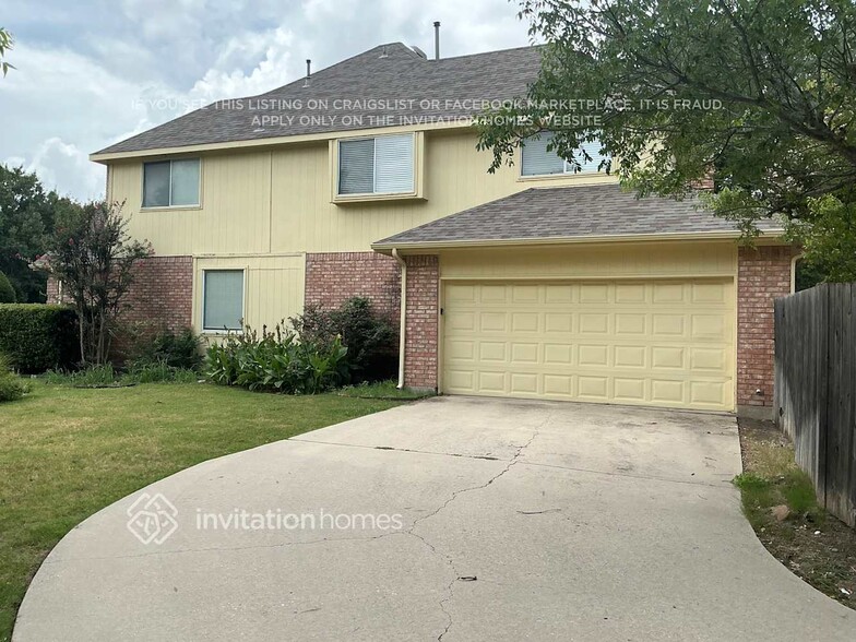 Building Photo - 2121 London Dr