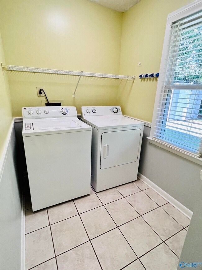 Building Photo - 116 Bibb Dr
