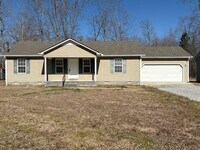 Building Photo - Spacious 3 BedroomHome with Large Yard!!