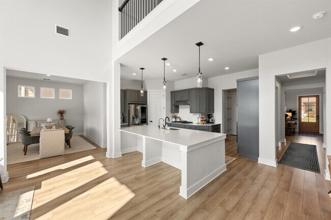 Building Photo - 360 Crescent Moon Ct