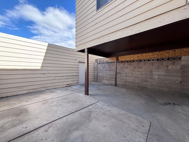 Building Photo - Charming Two-Story Townhouse with Fresh Updates & Prime Location