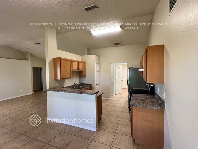 Building Photo - 1091 SW California Blvd