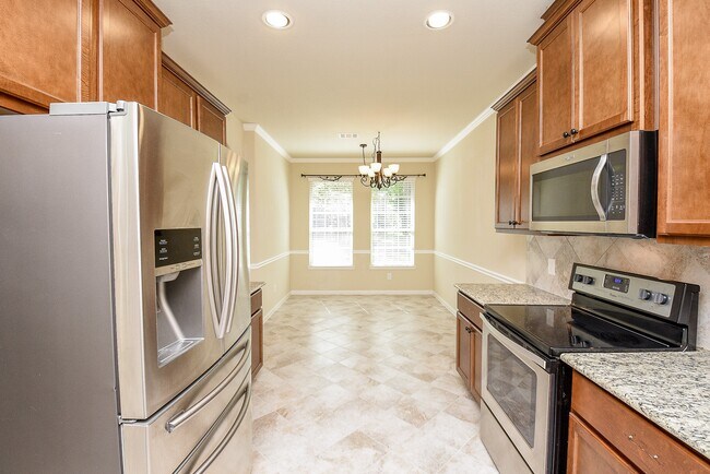 Building Photo - 2826 Whitman Dr