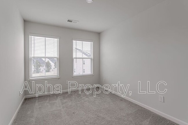 Building Photo - 520 Huntingdale Pl