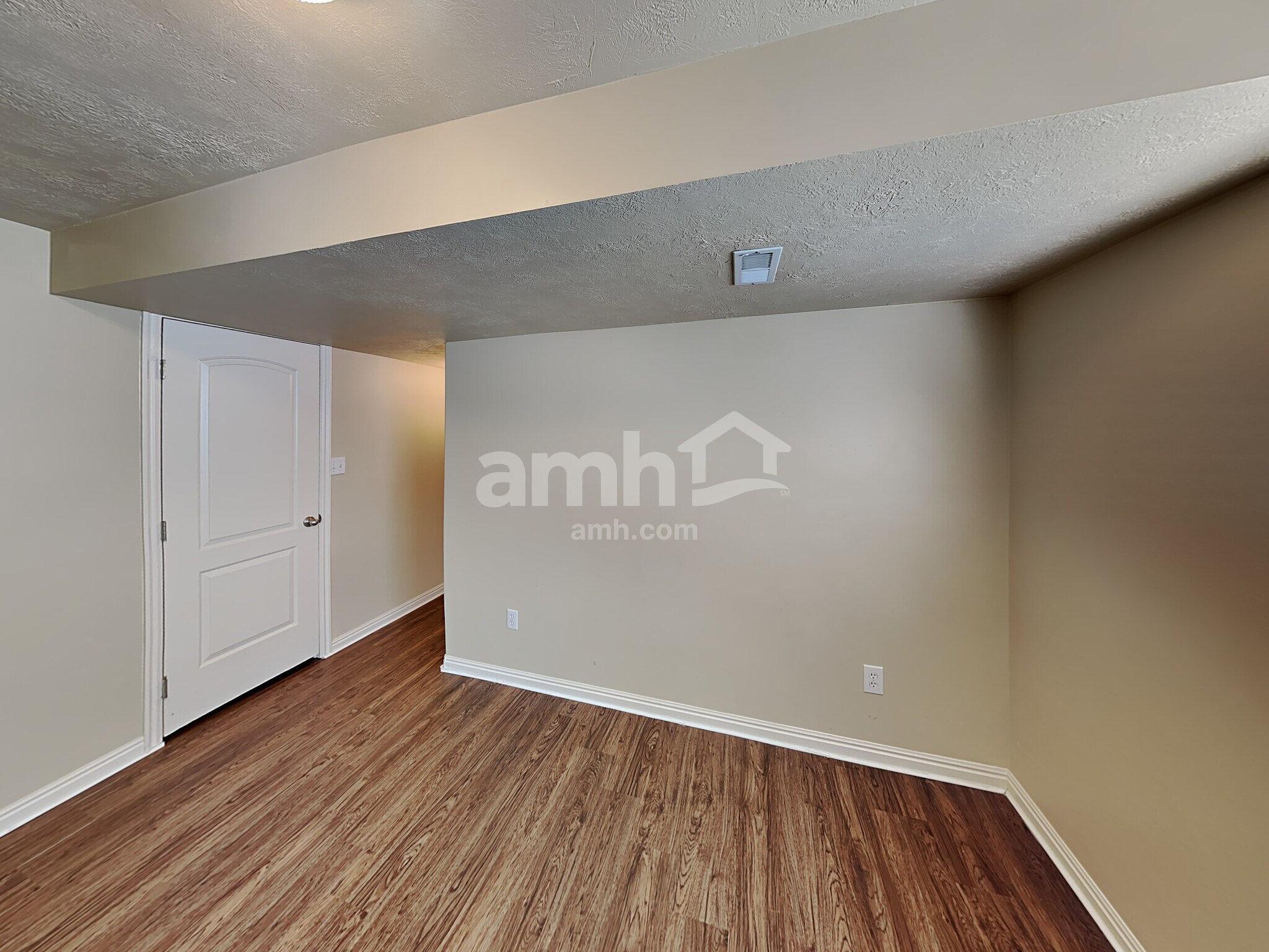 Building Photo - 169 E 2400 S