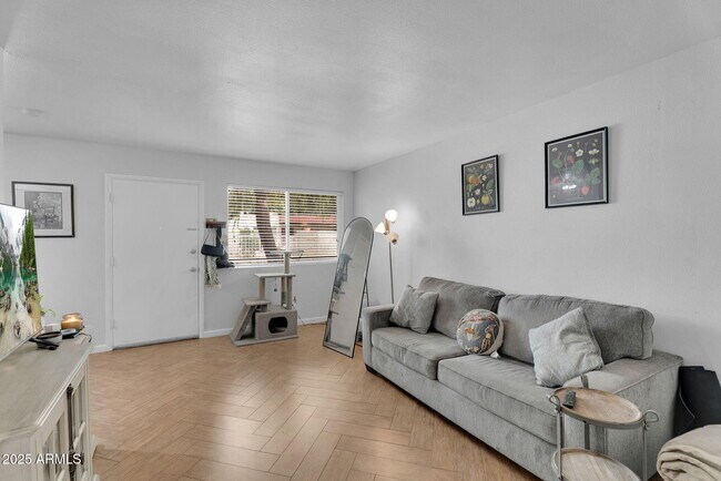 Building Photo - 3626 N 37th St