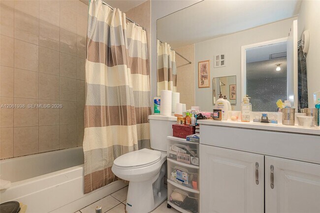 Building Photo - 6768 SW 39th Ct
