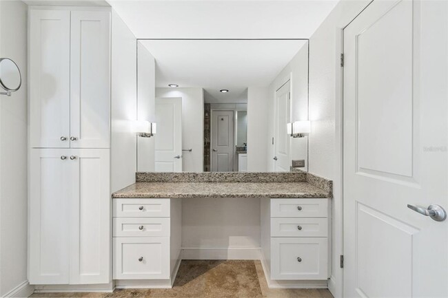 Building Photo - 1 Beach Dr SE