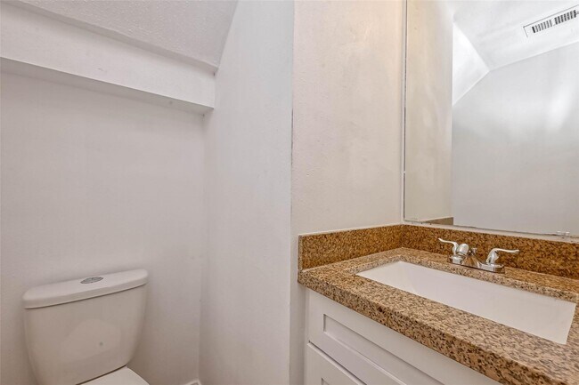 Building Photo - 8299 Cambridge St