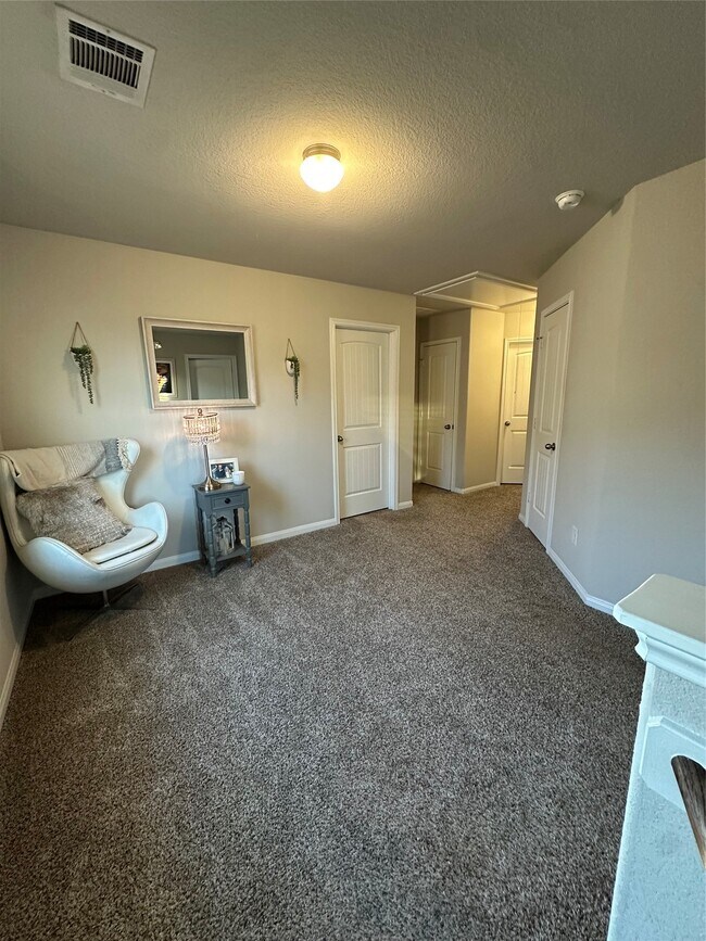 Building Photo - 25396 Grotto Falls Ln