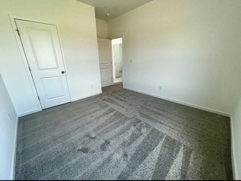 Building Photo - 236 Summerlin Dr