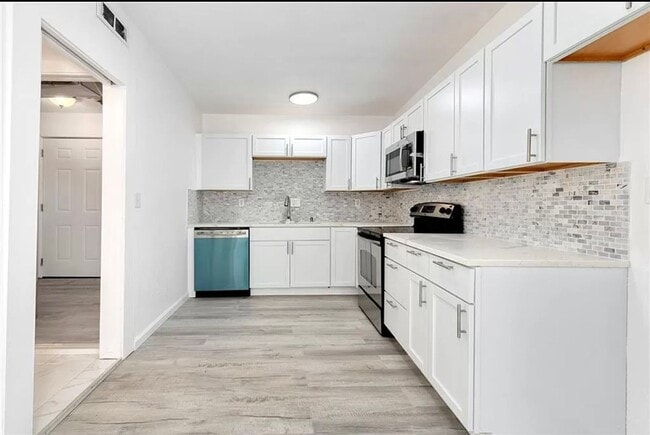 Building Photo - 3 bedroom 1 bath