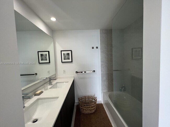 Building Photo - 488 NE 18th St