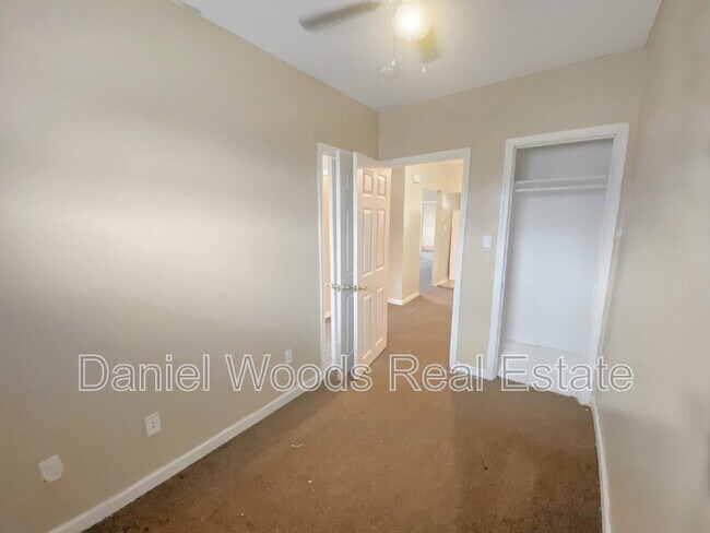 Building Photo - 1614 68th Ave