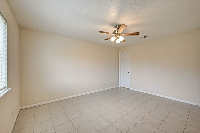Building Photo - 17435 Glenmorris Dr