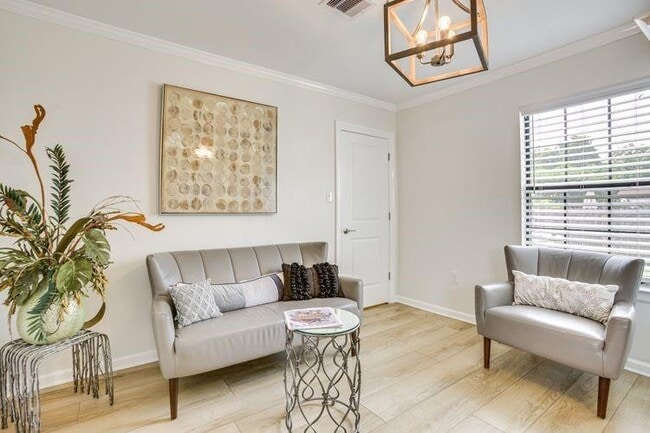 Building Photo - 2100 Philip St