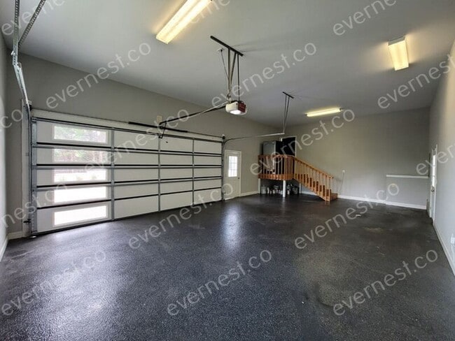 Building Photo - 398 Dunleven Manor Walk NE