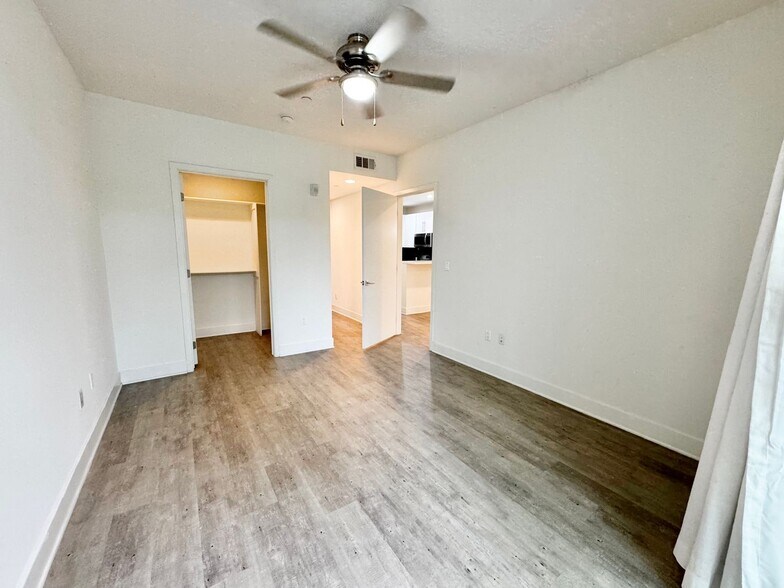 Building Photo - 11929 Courtleigh Dr