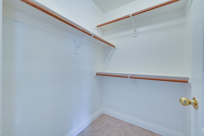 Building Photo - 561 Pacer Terrace