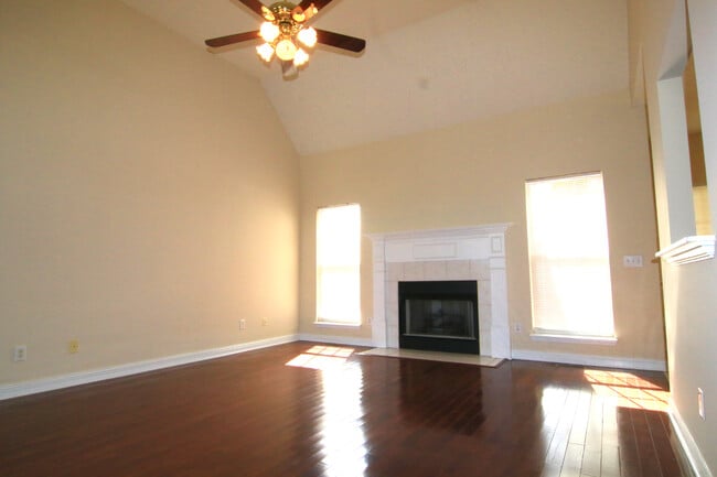 Building Photo - 2123 Moonlite Ct