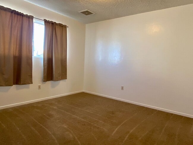 Building Photo - 121 S Norma St