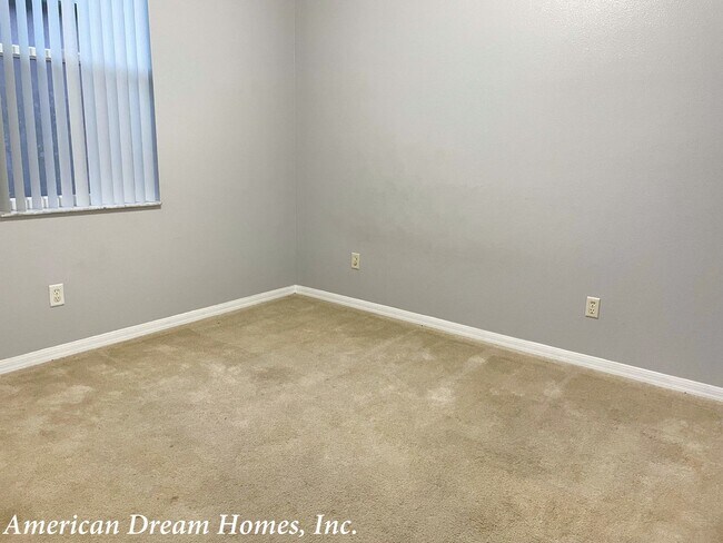 Building Photo - A Gorgeous Home with Beautiful Water View in Andover Point!