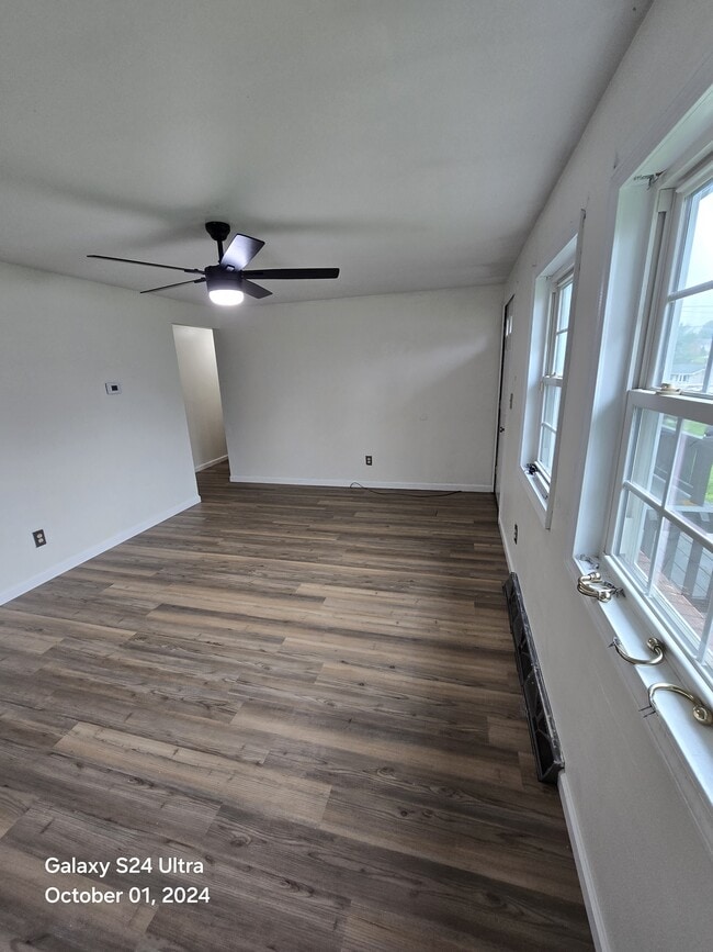 Living room - 21 Cree Dr