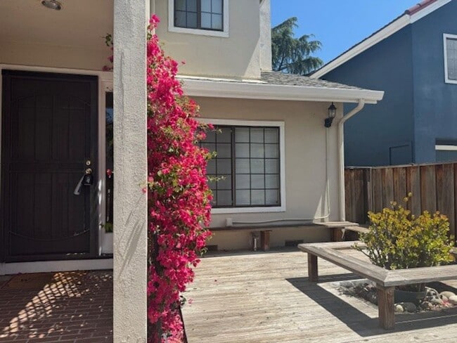Building Photo - Cambrian 3 bedroom 2.5 Bath Home, Nice Court Location,