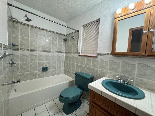 Building Photo - 5914 Wagon Bend