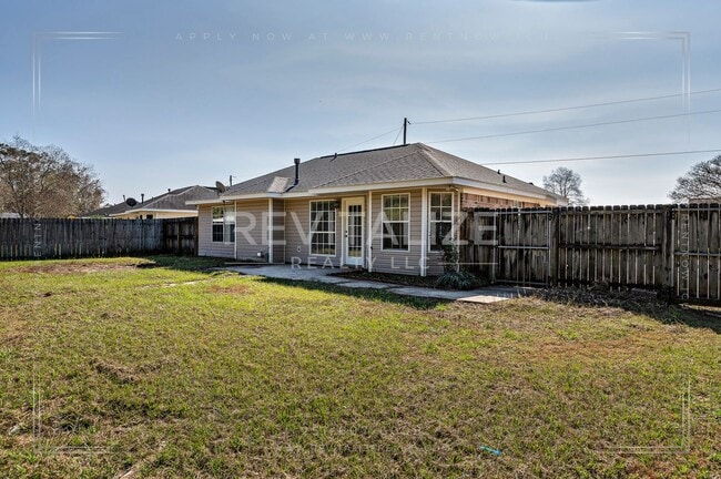 Building Photo - Charming 3-Bed 2-Bath Brick Home in West Mobile