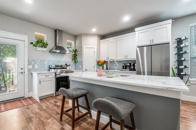 Building Photo - 2123 Ramsey Ave