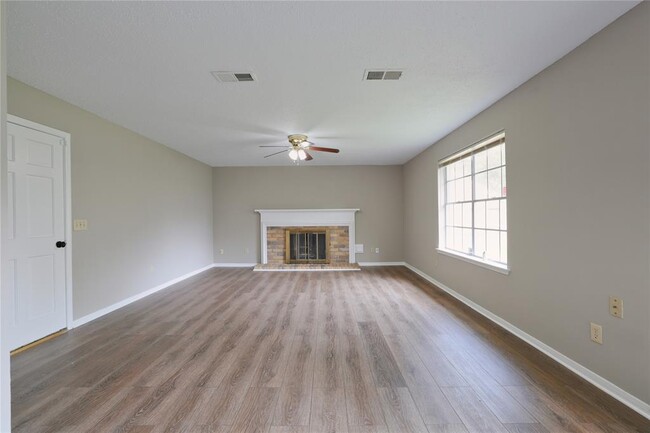 Building Photo - 15918 Pinyon Creek Dr