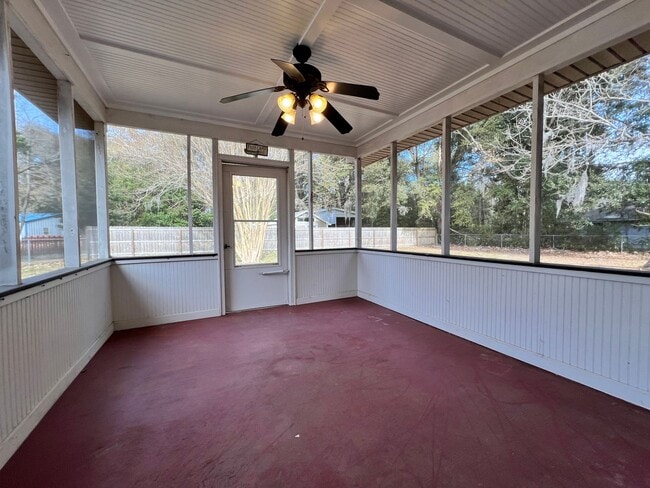 Building Photo - AVAILABLE MID-MARCH 2026! (One Pet Maximum)