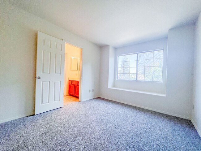 Building Photo - 8330 Sea Island Ct