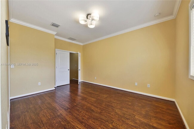 Building Photo - 346 NE 47th Pl