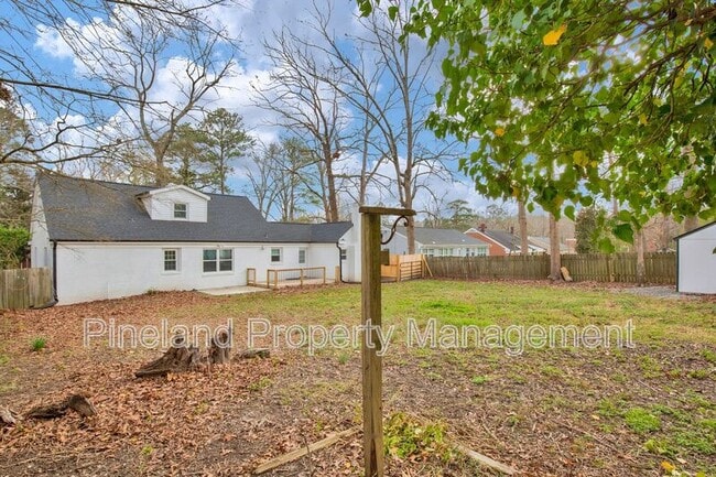 Building Photo - 506 Cross St