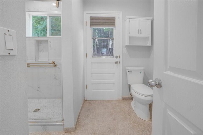Building Photo - 7365 Pomelo Dr