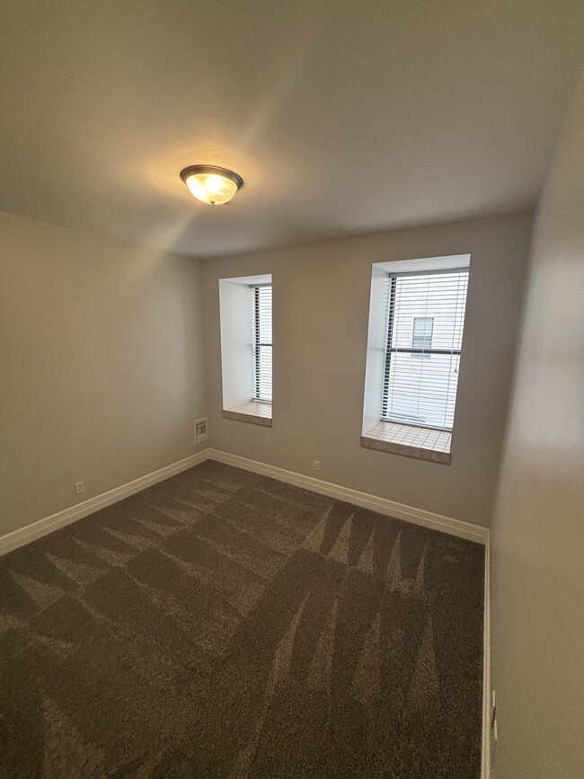 2nd Bedroom - 234 N Broadway