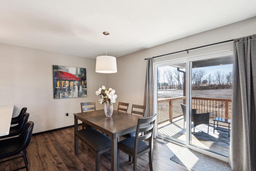 Building Photo - 402 Dawson Dr