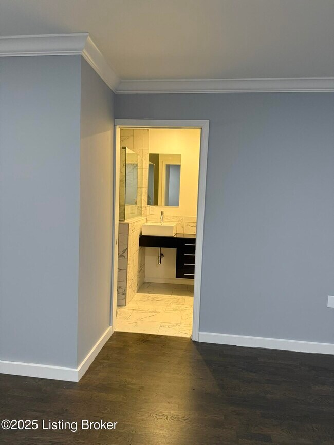 Building Photo - 5012 Kames Square