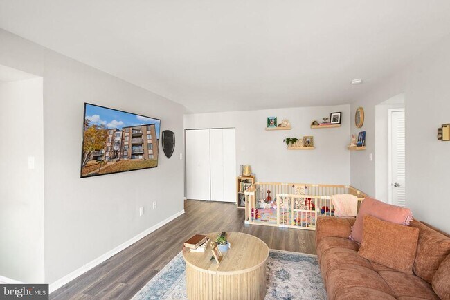 Building Photo - 9728 Kingsbridge Dr