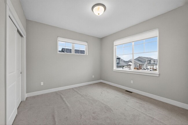 Building Photo - 8479 Cromwell Dr