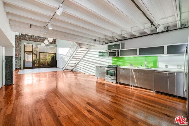 Building Photo - 1850 Industrial St