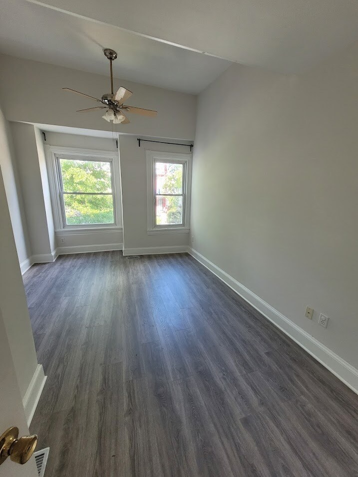 Building Photo - 417 I St NE