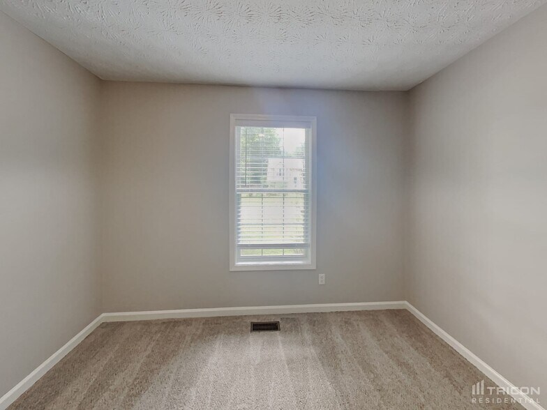 Building Photo - 116 Summer Lake Dr