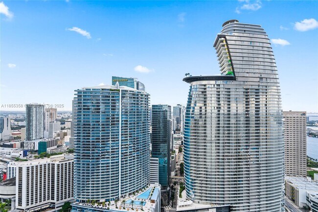 Building Photo - 475 Brickell Ave