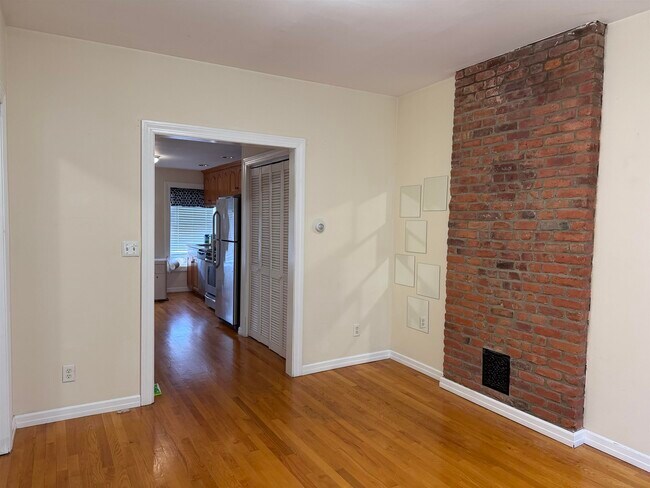 Building Photo - 238 3rd St