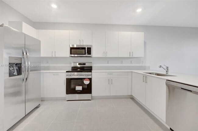 Building Photo - 2574 SE 25th Ct